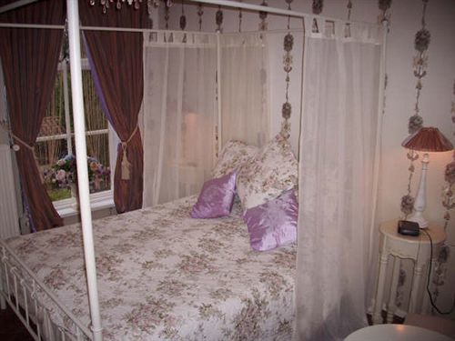 B&B Villa de Thee Tuin Bellingwolde Esterno foto