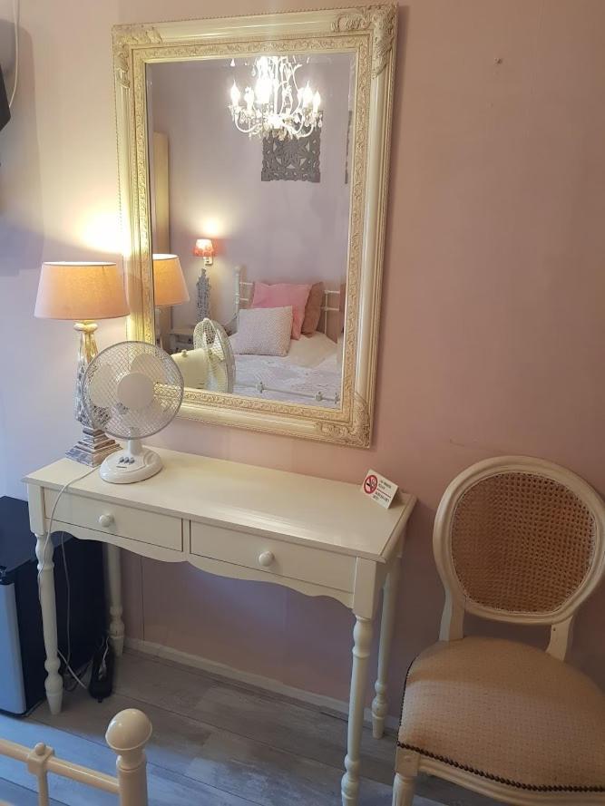 B&B Villa de Thee Tuin Bellingwolde Esterno foto